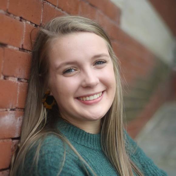 Meet your Posher, Taylor - Picture 1 of 1